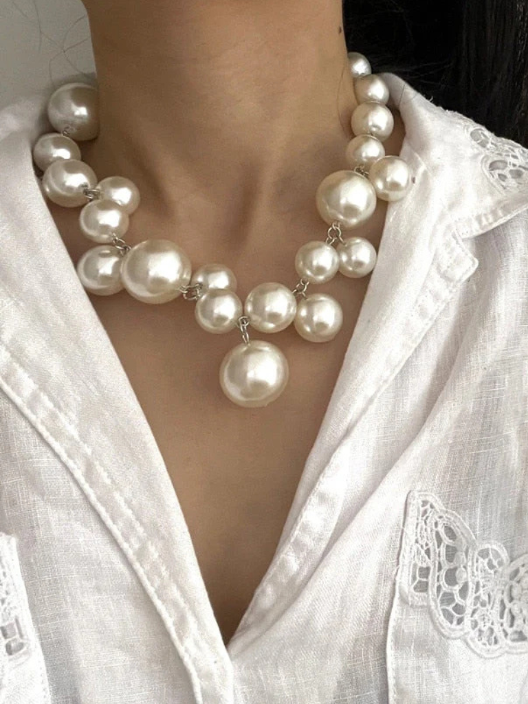 MARIA BOLD PEARL NECKLACE