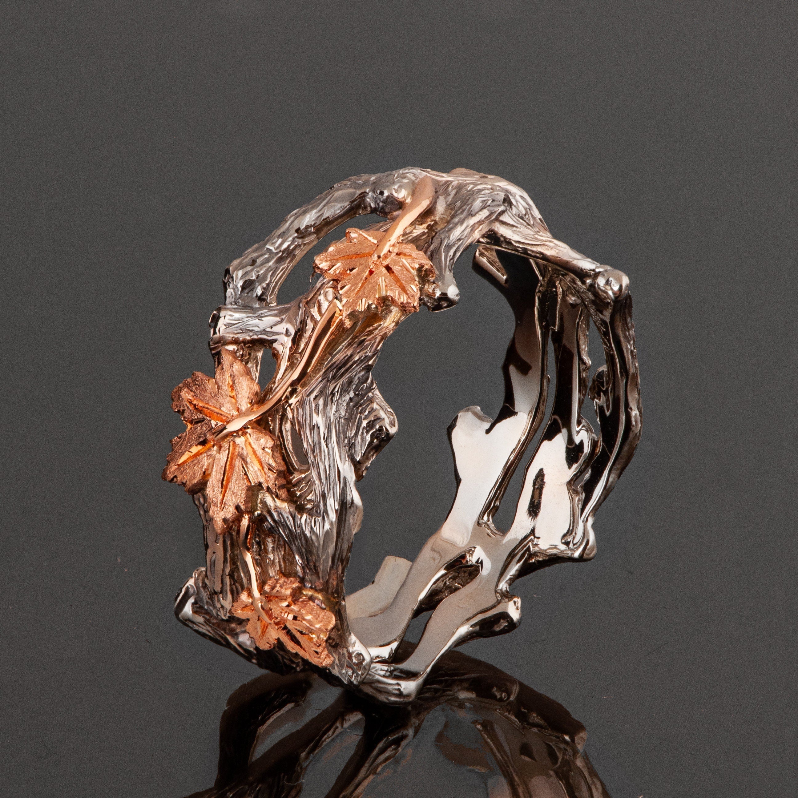 18k Gold Twig Maple Leaf Wedding Band: Two-Tone