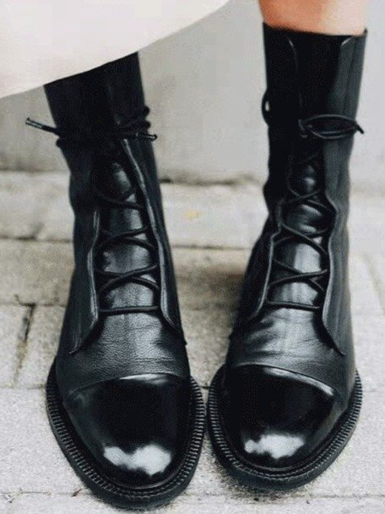 VICTORIA POLISHED LACE-UP BOOTS